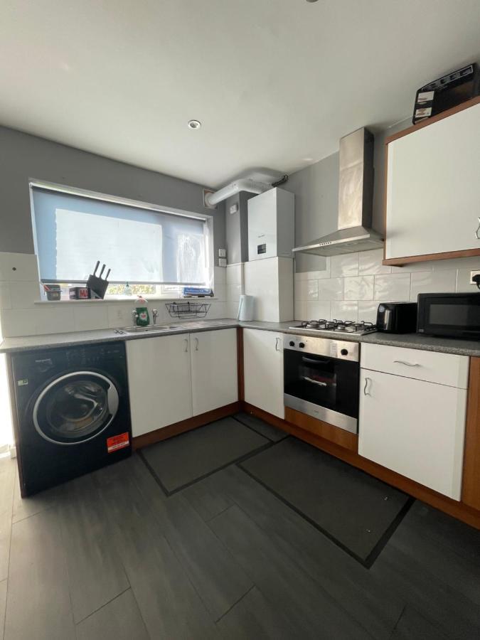 Tilbury Docks Rooms For Short Letting Exterior photo