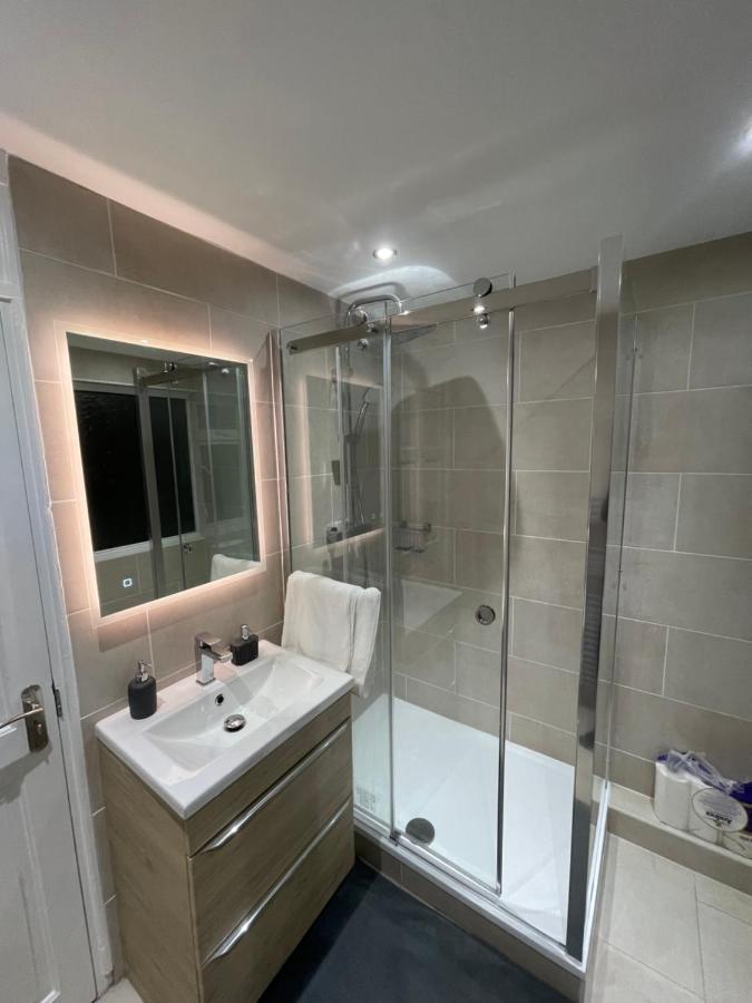 Tilbury Docks Rooms For Short Letting Exterior photo